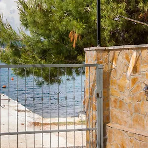 ricci-apartment.hotels-in-trogir.com/
